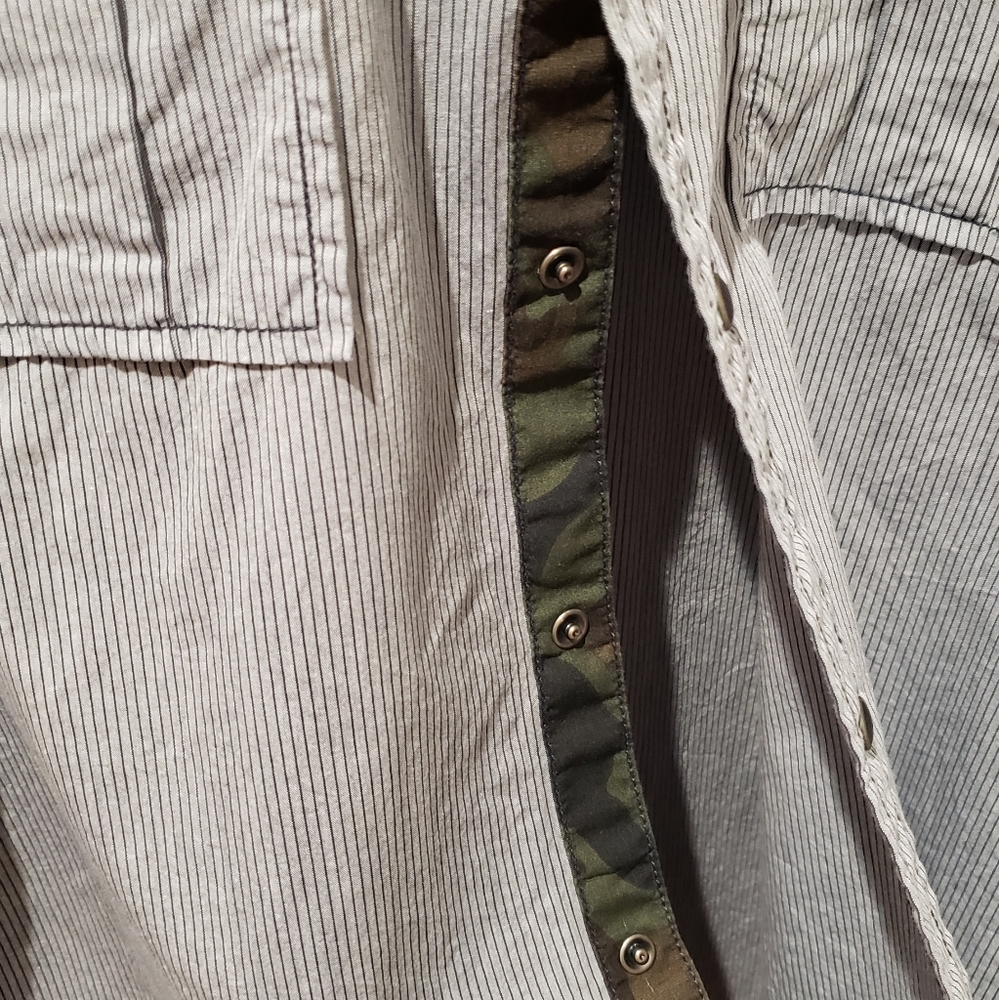 American Rag button down shirt. Large - Picture 5 of 10